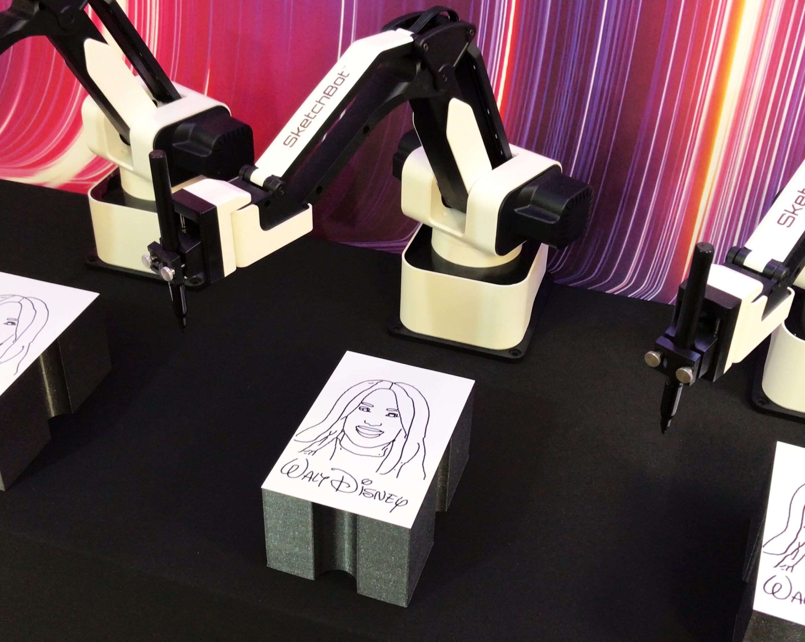 Artsketcher, Zeichenroboter, Drawroboter, Sketchbot Artsketcher, Zeichenroboter, Drawroboter, Sketchbot